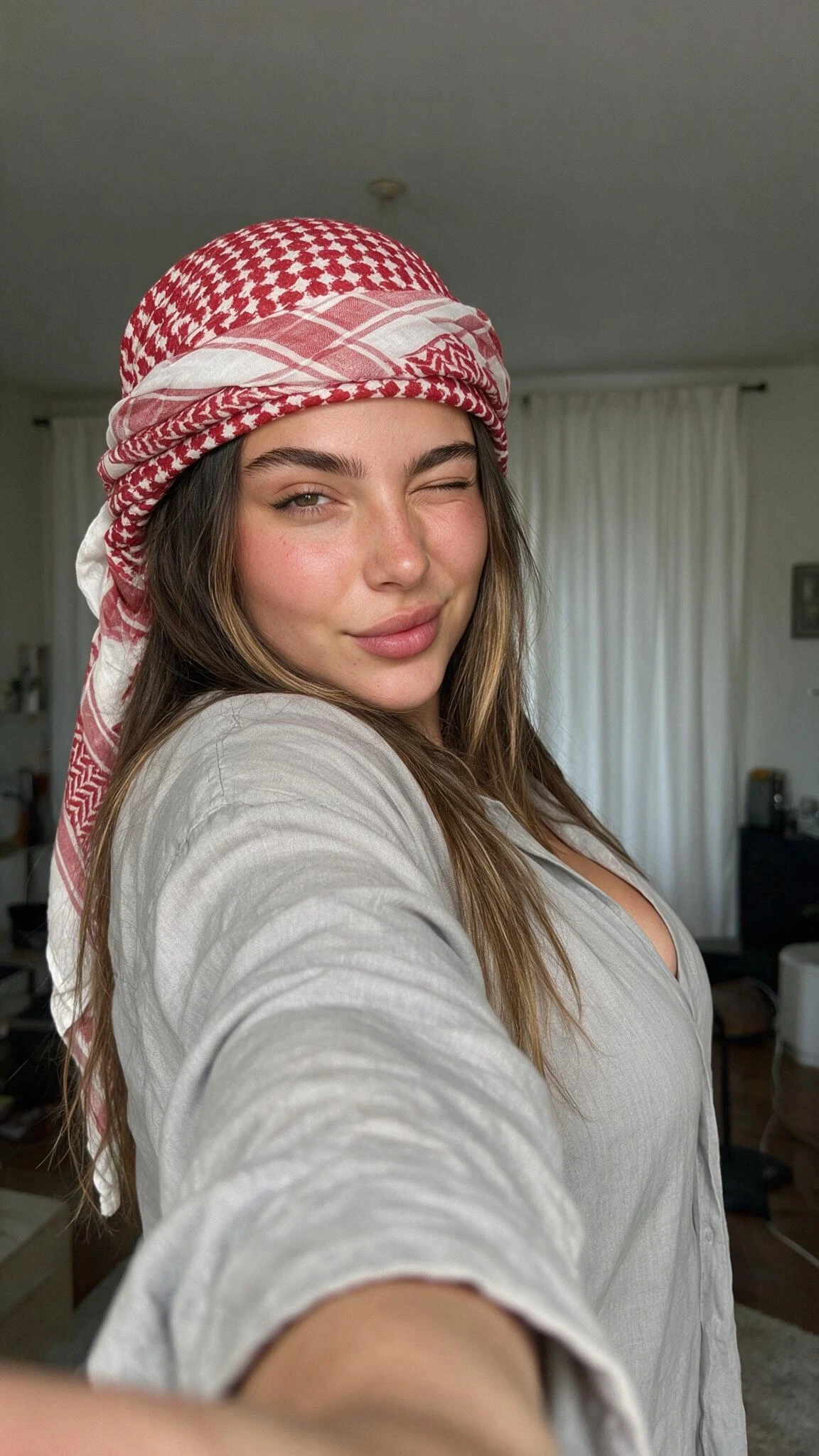 Ass Spread Face Reveal